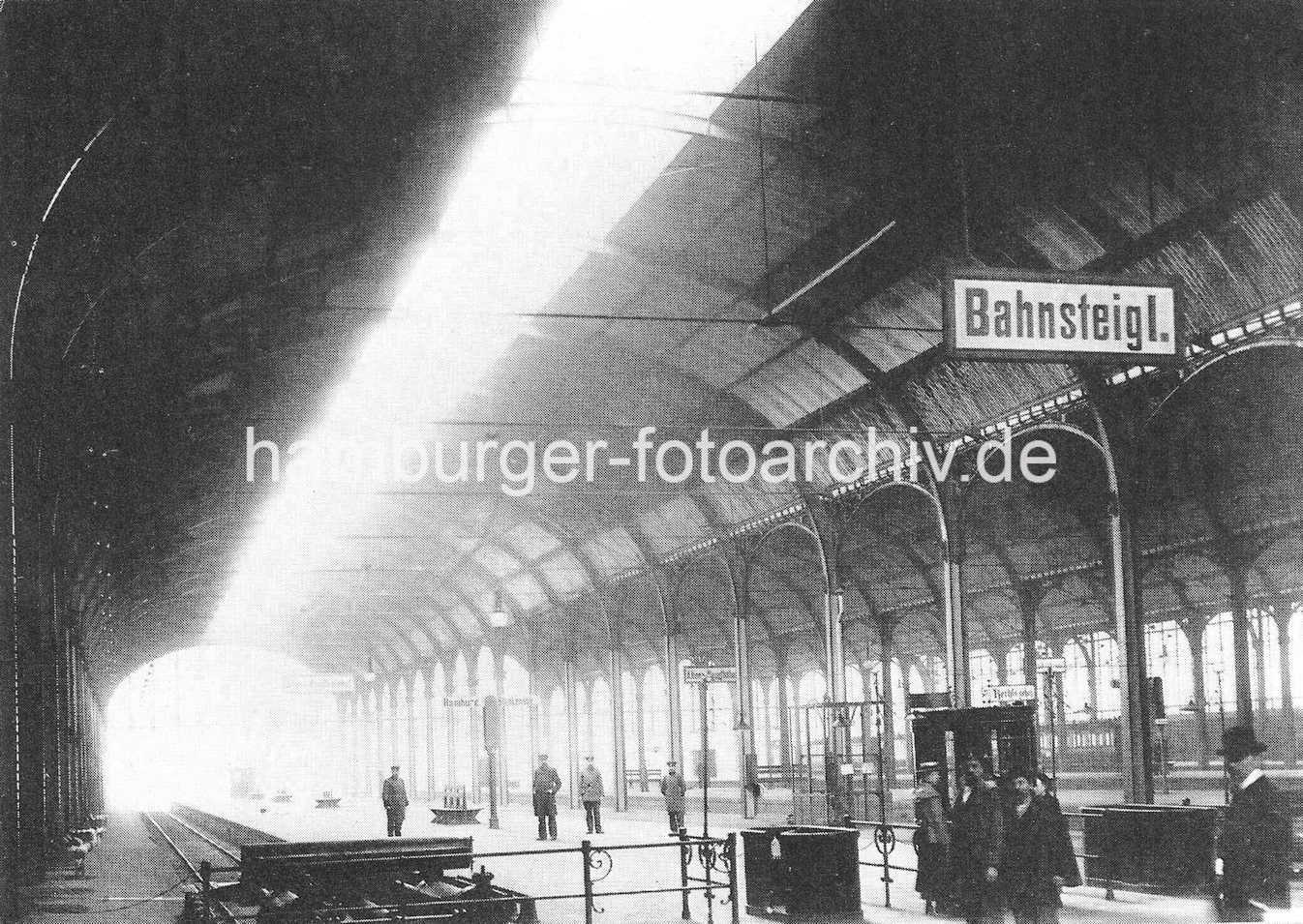X958895 Blick zum Bahnsteig - Hauptbahnhof Altona. | Altonaer Bahnhof - ehem. Güterbahnhof Harkortstrasse